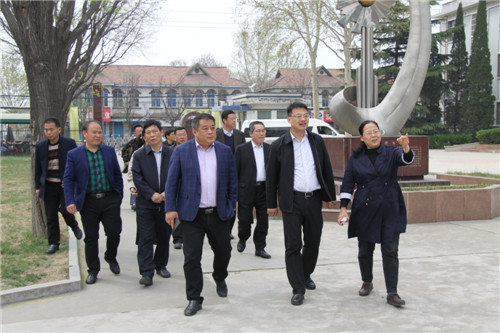 桓台县人民政府 教育动态 副县长毕宝锋调研全县义务.