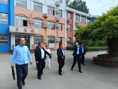 桓台县实验小学接受省“四进”工作组安全检查3_副本.jpg