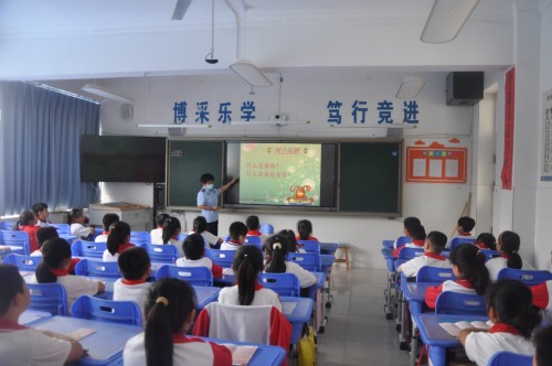 桓台县“6+N”—食品安全校长走进桓台县实验小学2_副本.jpg