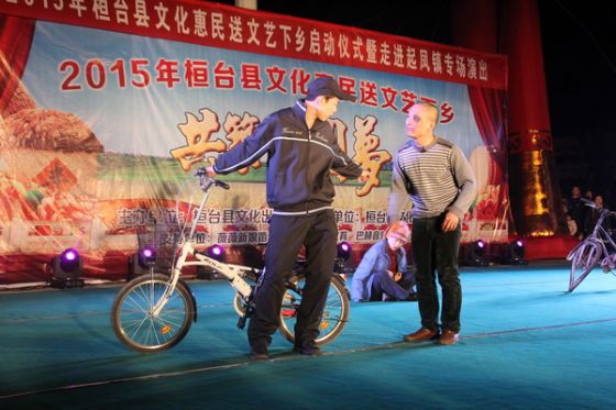 (李凯 胡正鹏 王倩)据悉,今年以来,县文化出版局紧紧围绕提升群众文化